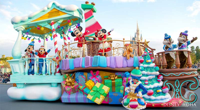2015年から続く人気パレード「ディズニー・クリスマス・ストーリーズ」を今年も公演中